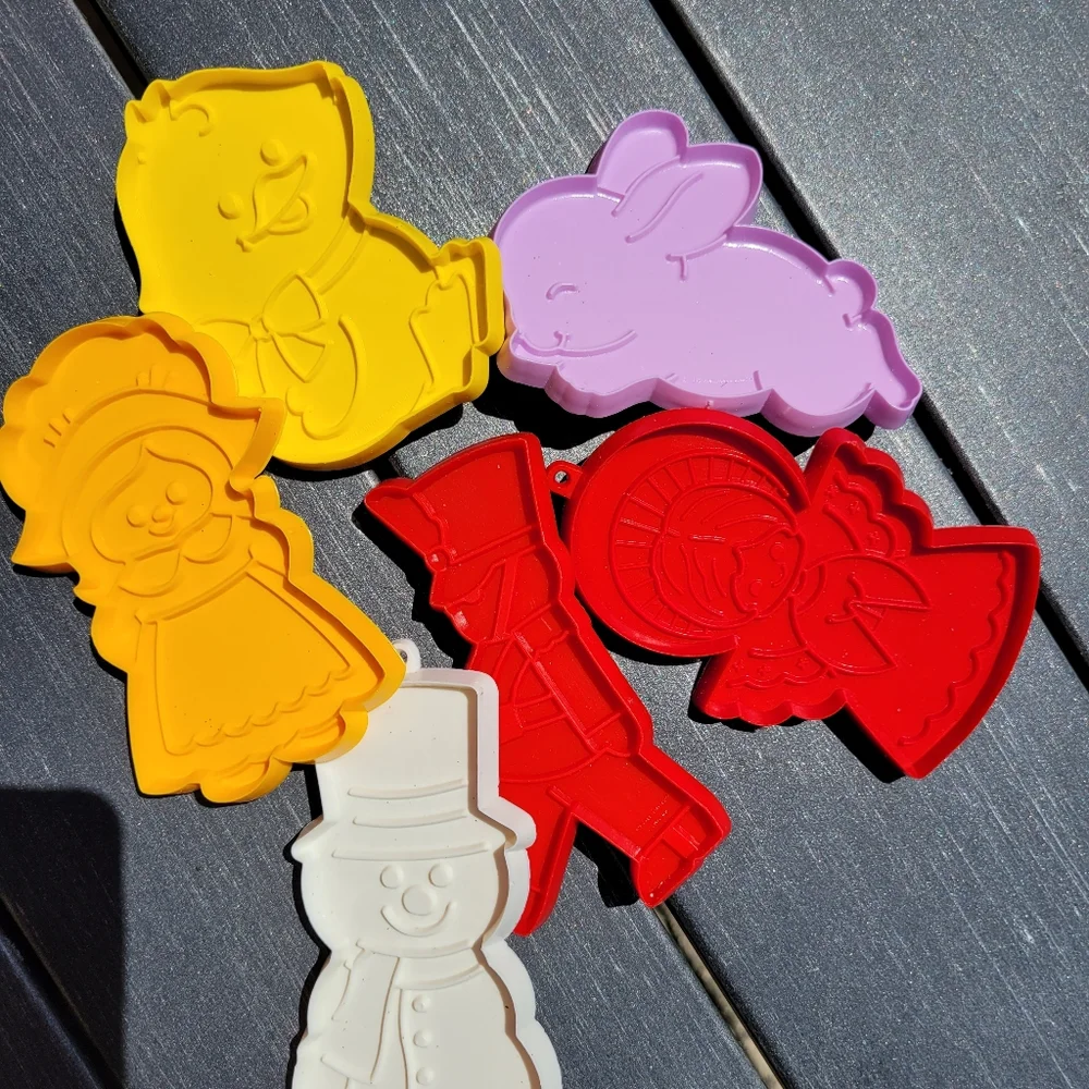 Cookie Cutters ~ Vintage? ~ Holiday ~ Birthday ~ Christmas ~ Halloween